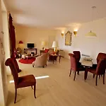 Miramare Apartments&suites