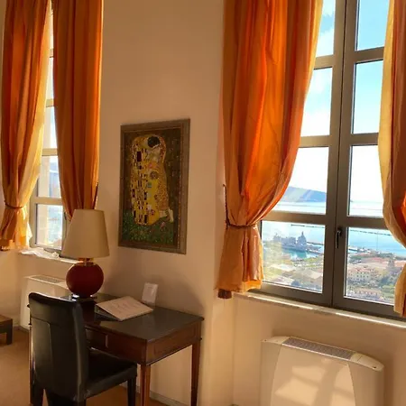 Miramare Apartments&suites Апарт-готель Ла-Спеція