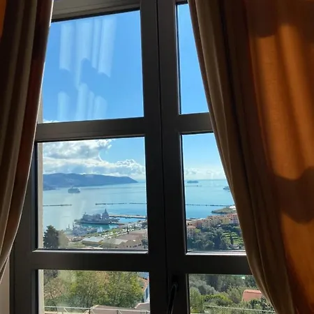 Miramare Apartments&suites Апарт-готель 3*