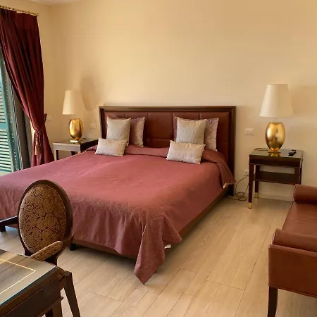 Апарт-готель Miramare Apartments&suites