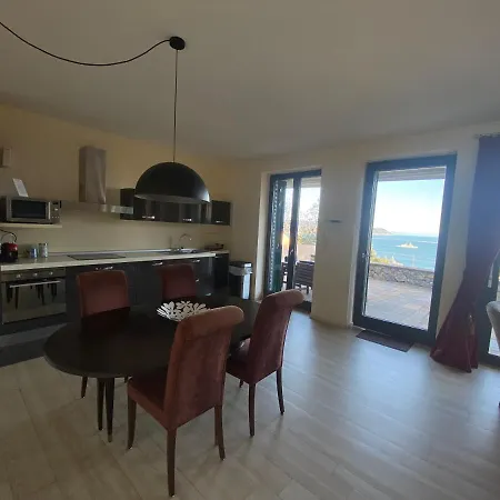 Апарт-готель Miramare Apartments&suites Ла-Спеція