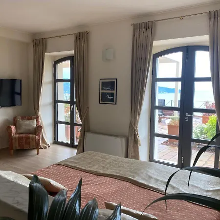 Апарт-готель Miramare Apartments&suites 4*