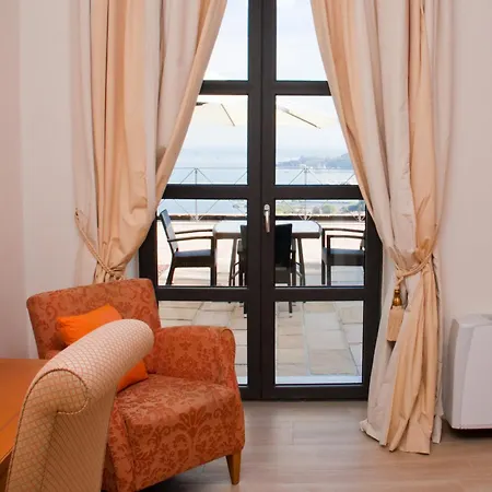 Апарт-готель Miramare Apartments&suites Ла-Спеція