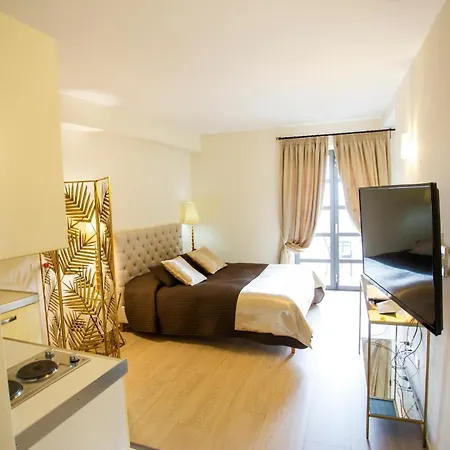 Апарт-готель Miramare Apartments&suites