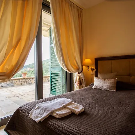 Miramare Apartments&suites 4* Ла-Спеція