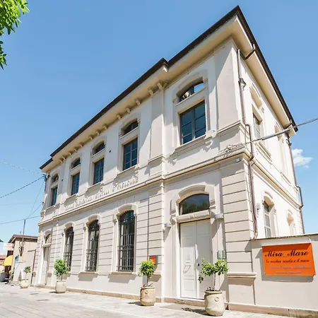 Miramare Apartments&suites La Spezia
