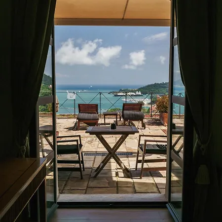 Miramare Apartments&suites La Spezia