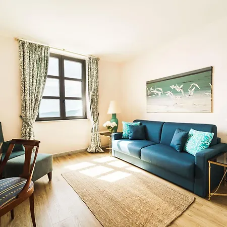 Miramare Apartments&suites アパートホテル