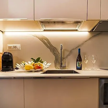Miramare Apartments&suites 4*