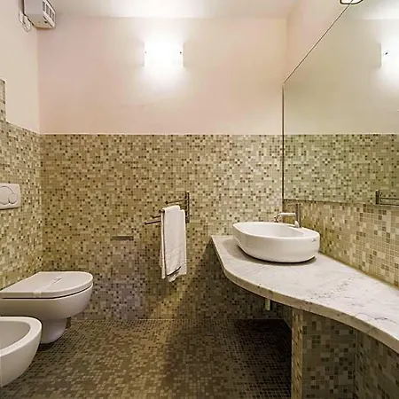 Miramare Apartments&suites 4* Специя