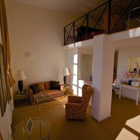 Miramare Apartments&suites アパートホテル 4*