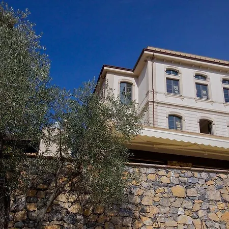 Miramare Apartments&suites 4* La Spezia