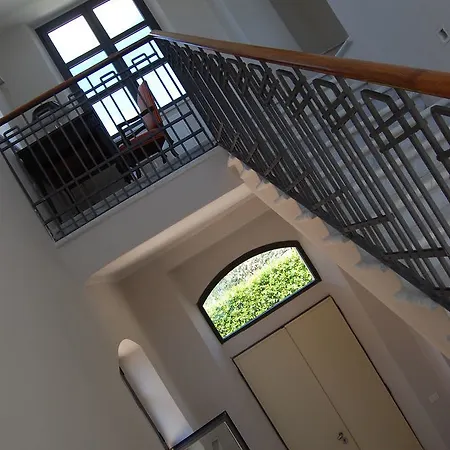 アパートホテル Miramare Apartments&suites