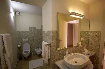 Lägenhetshotell Miramare Apartments&suites 4*